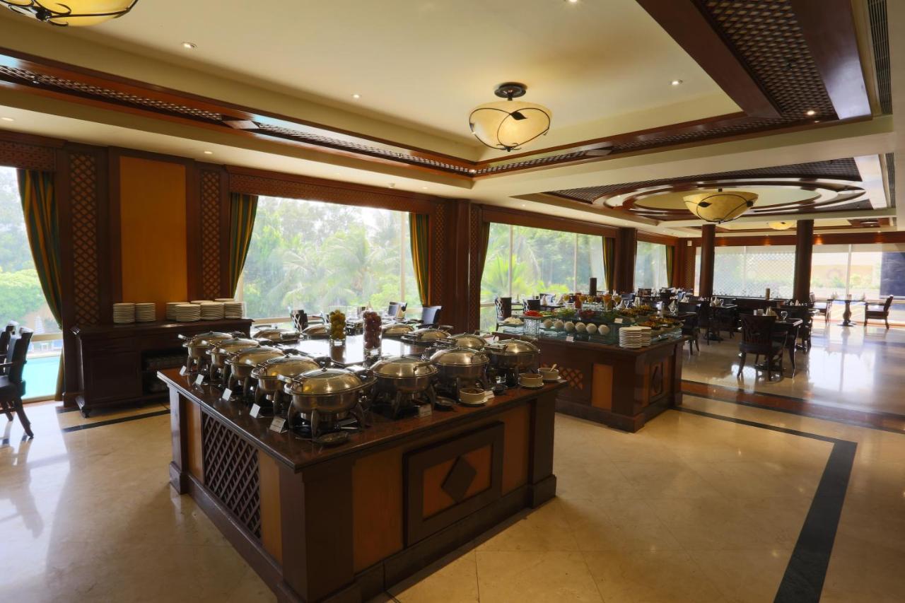 Avari Towers Karachi Luaran gambar The restaurant at the hotel