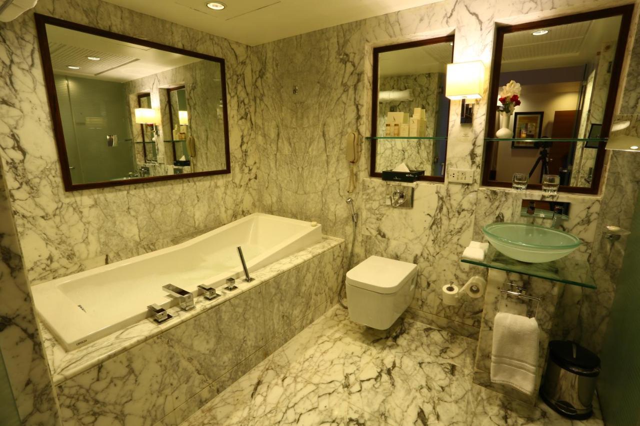 Avari Towers Karachi Luaran gambar Bathroom