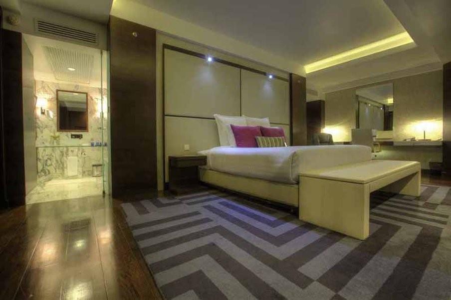 Avari Towers Karachi Bilik gambar A bedroom at the hotel