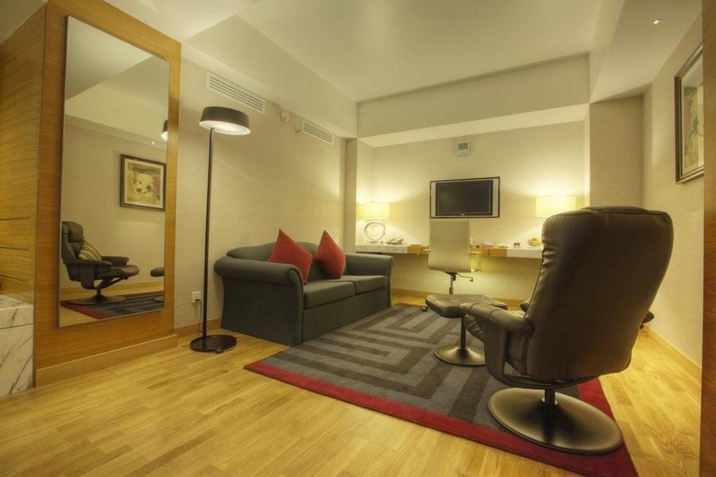 Avari Towers Karachi Bilik gambar A suite at the hotel