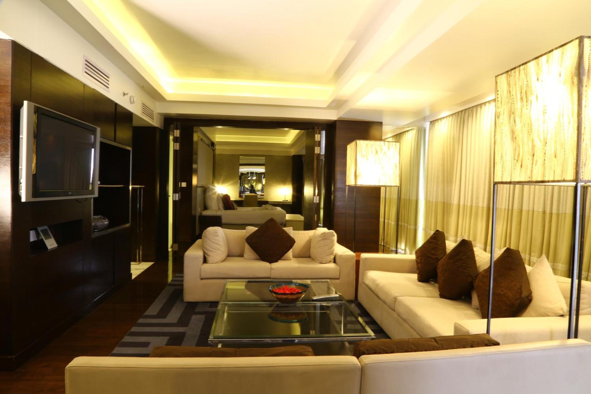 Avari Towers Karachi Luaran gambar A suite at the hotel