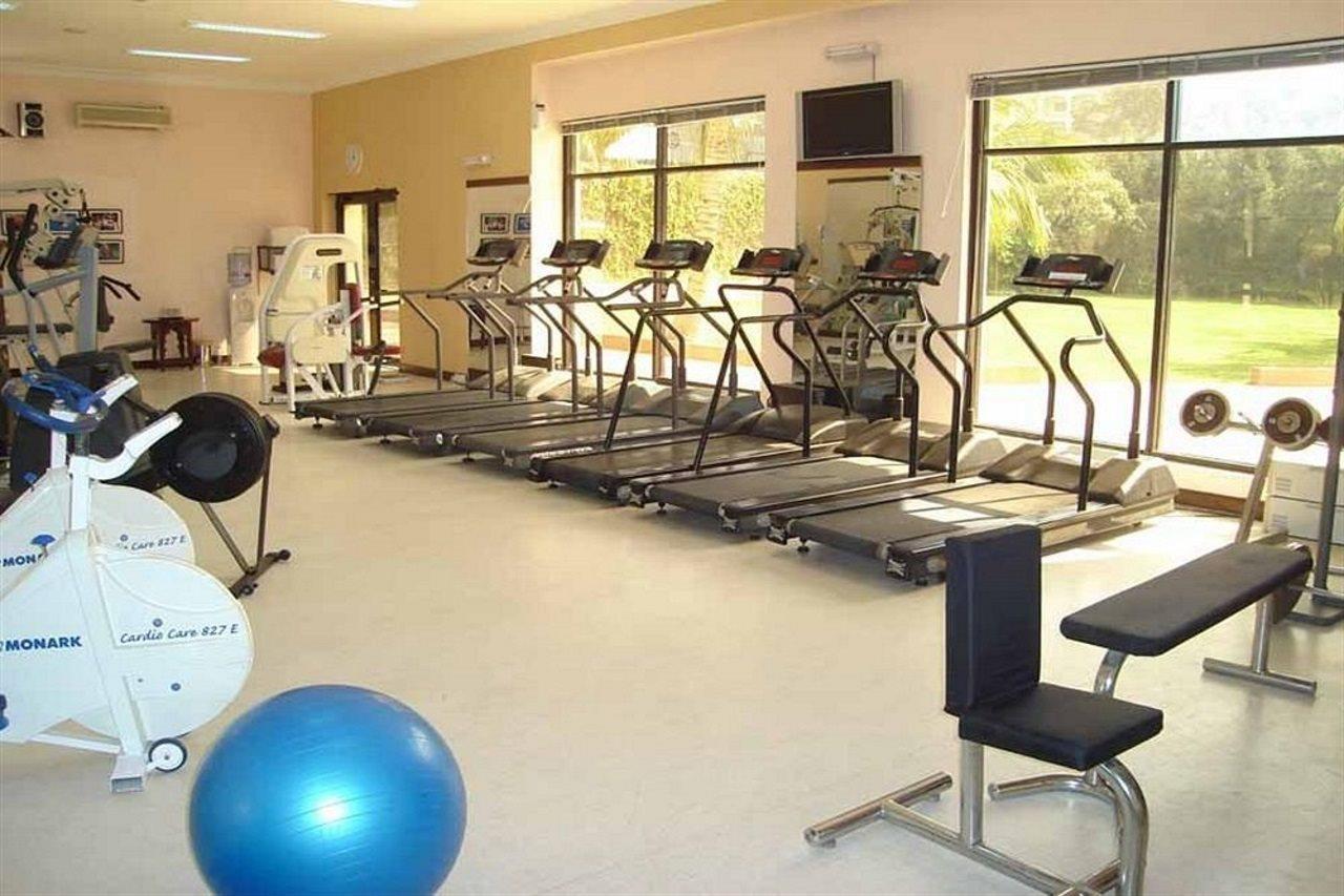 Avari Towers Karachi Luaran gambar A typical gym