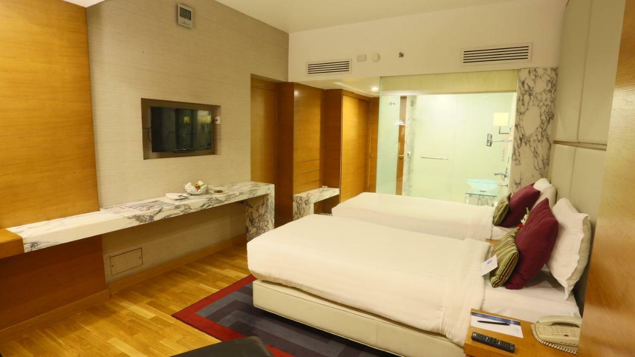 Avari Towers Karachi Luaran gambar A room at the Park Hotel, New Delhi